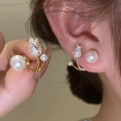 Tulip pearl studs