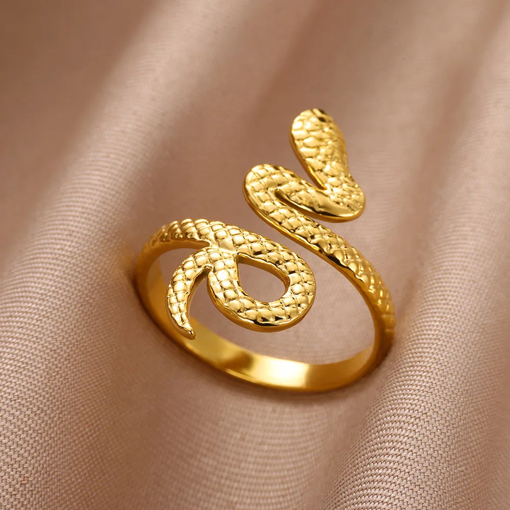 Queen Cobra Rings