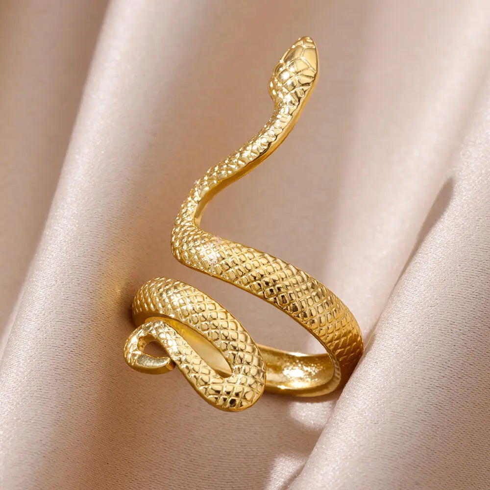 Queen Cobra Rings