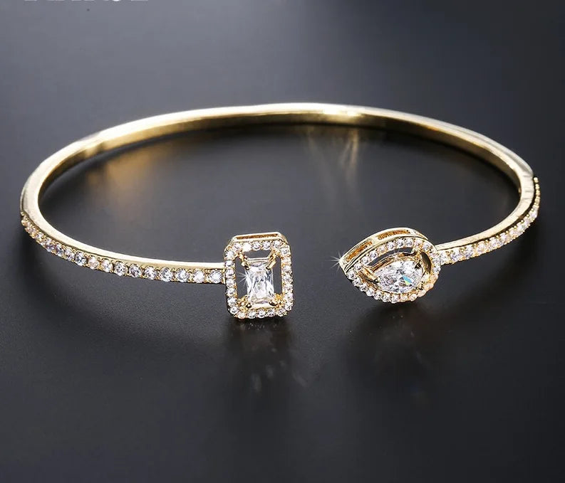 Luxe Teardrop Symphony