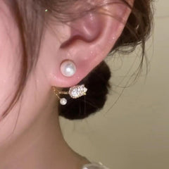 Tulip pearl studs
