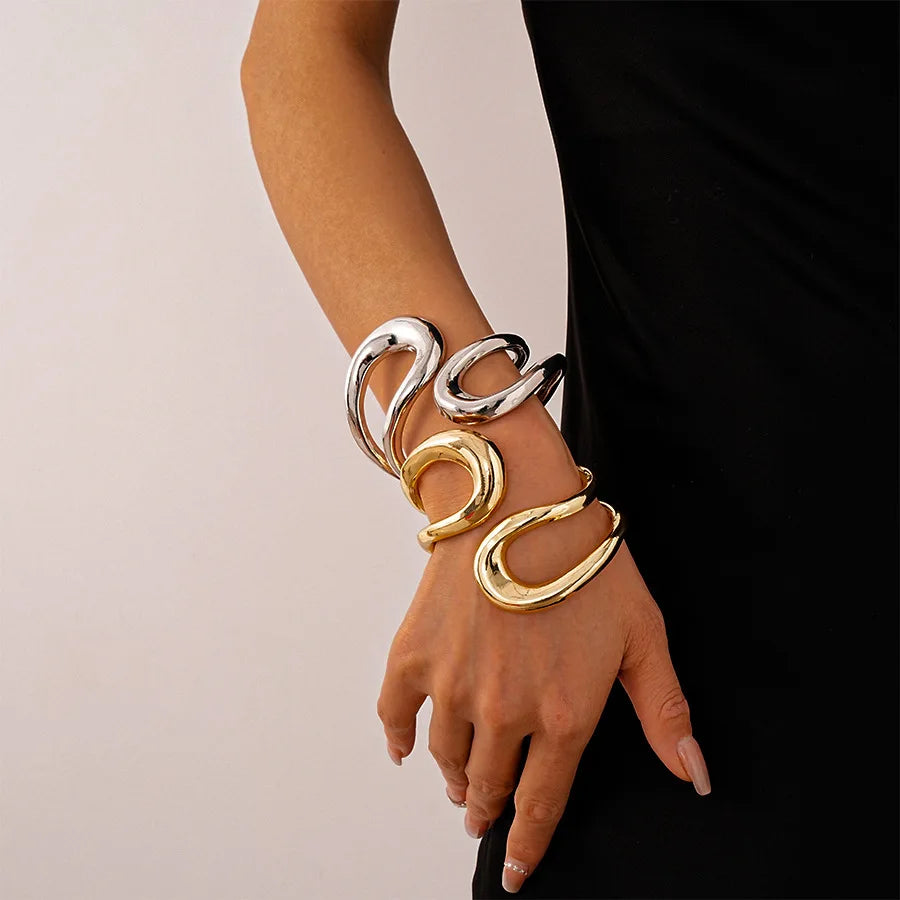 Contour Clasp Bracelet