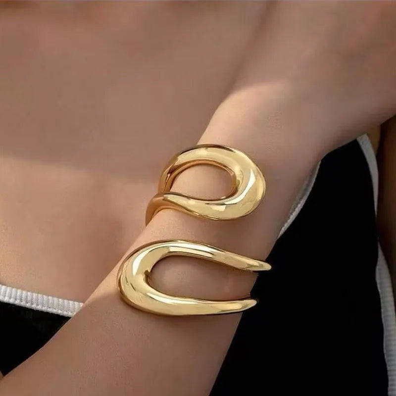 Contour Clasp Bracelet