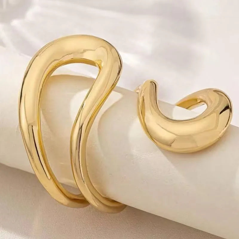 Contour Clasp Bracelet