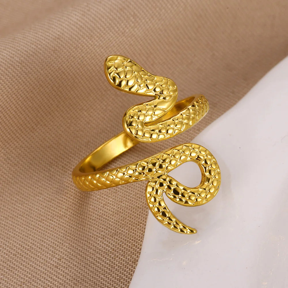 Queen Cobra Rings