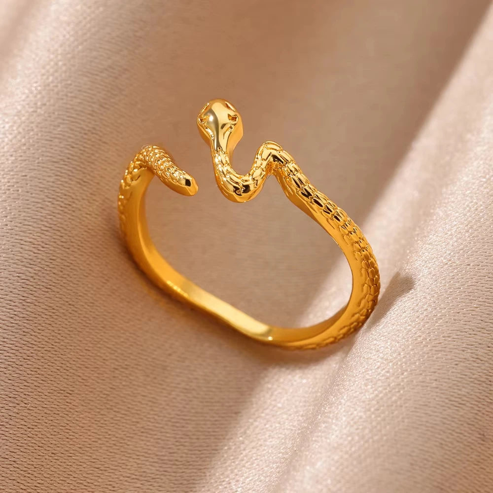 Queen Cobra Rings
