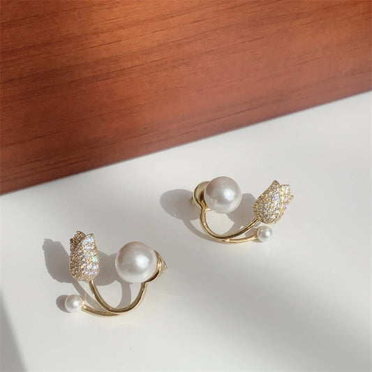 Tulip pearl studs