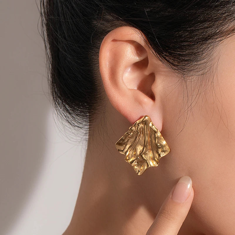 Sculptura Trio  The Atlas Ring