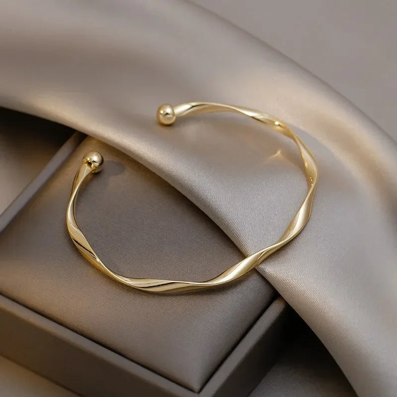 Contour Clasp Bracelet