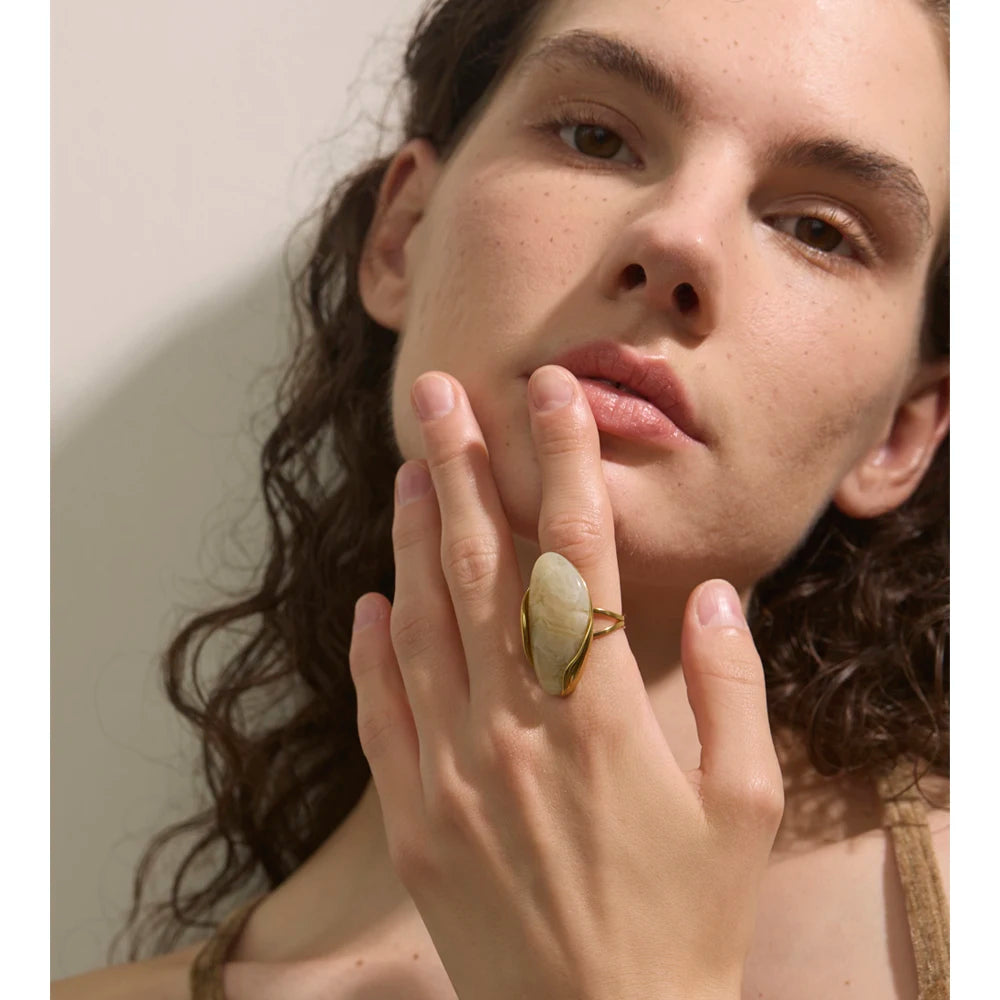 Icon Curve Ring
