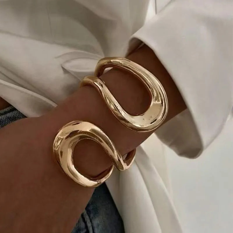 Contour Clasp Bracelet